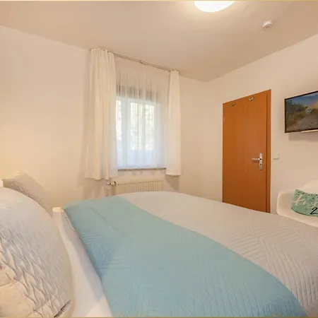 Nur 100 M Zum Meerweh Апартаменты *