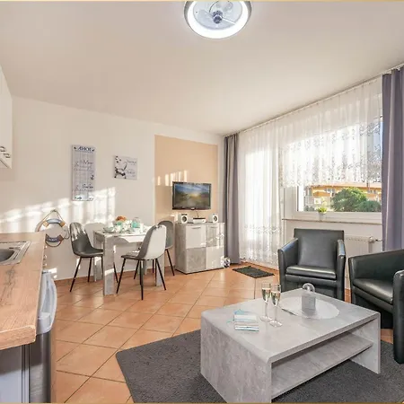 Nur 100 M Zum Meerweh Апартаменты *